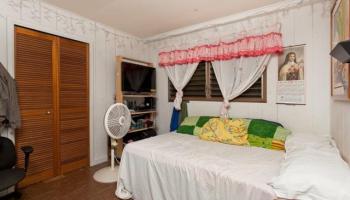 94-551 Awamoi St Waipahu Gardens, Waipahu home - photo 5 of 10