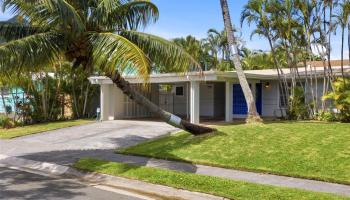 952  Holoholo Street Enchanted Lake, Kailua home - photo 3 of 25