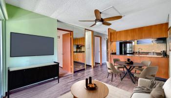 Lakeview Plaza condo # 305, Honolulu, Hawaii - photo 1 of 25