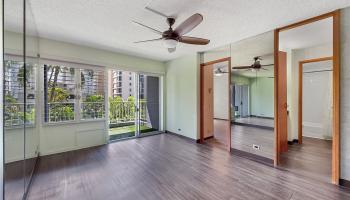Lakeview Plaza condo # 305, Honolulu, Hawaii - photo 1 of 25