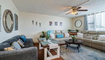 Pearl Ridge Gdns & Twr condo # 5-308, Aiea, Hawaii - photo 2 of 19