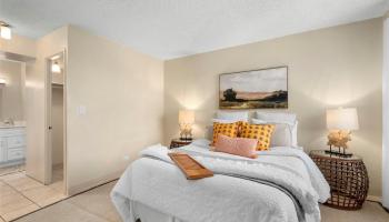 Pearl Ridge Gdns & Twr condo # 1502, Aiea, Hawaii - photo 5 of 20