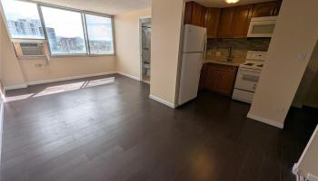 Pearlridge Square condo # 1104, Aiea, Hawaii - photo 2 of 7