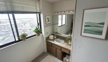 Park At Pearlridge condo # C1206, Aiea, Hawaii - photo 5 of 9