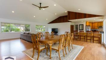 984 Waiholo St Honolulu - Rental - photo 4 of 18