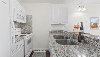 Highlander condo # 1011, Aiea, Hawaii - photo 3 of 18