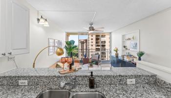 Highlander condo # 1011, Aiea, Hawaii - photo 4 of 18