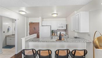 Highlander condo # 1011, Aiea, Hawaii - photo 5 of 18