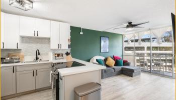 Highlander condo # 401, Aiea, Hawaii - photo 3 of 23