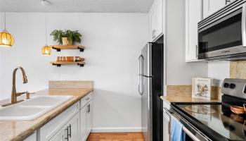 Pearl 1 condo # 10C, Aiea, Hawaii - photo 2 of 16