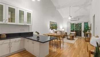 Newtown Meadows condo # 8B2, Aiea, Hawaii - photo 3 of 20