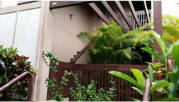 Newtown Meadows condo # 4B2, Aiea, Hawaii - photo 2 of 11 Newtown Meadows condo # 4B2, Aiea, Hawaii - photo 2 of 11