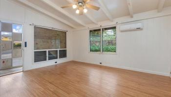 98-881  Kaamilo Street Aiea Heights, PearlCity home - photo 2 of 15