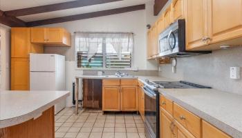 98-881  Kaamilo Street Aiea Heights, PearlCity home - photo 4 of 15