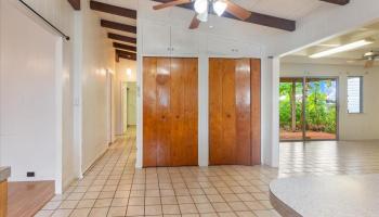 98-881  Kaamilo Street Aiea Heights, PearlCity home - photo 5 of 15