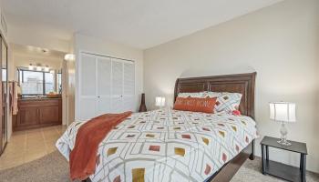 Franklin Towers condo # 17B, Honolulu, Hawaii - photo 3 of 23