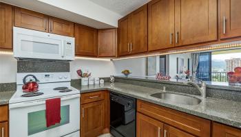 Franklin Towers condo # 17B, Honolulu, Hawaii - photo 5 of 23