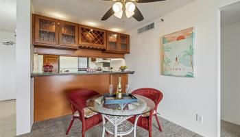 Franklin Towers condo # 17B, Honolulu, Hawaii - photo 6 of 23