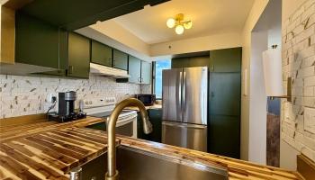 Franklin Towers condo # 19A, Honolulu, Hawaii - photo 6 of 23