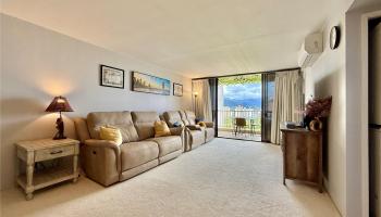Franklin Towers condo # 19A, Honolulu, Hawaii - photo 1 of 25