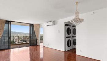 Franklin Towers condo # 32C, Honolulu, Hawaii - photo 3 of 24