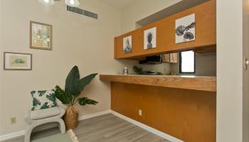 Franklin Towers condo # PHA, Honolulu, Hawaii - photo 5 of 21