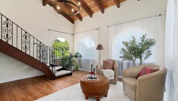 99-631  Hoio Street Aiea Heights, PearlCity home - photo 2 of 25