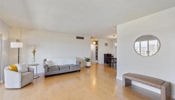 999 Wilder condo # 1603, Honolulu, Hawaii - photo 5 of 25 999 Wilder condo # 1603, Honolulu, Hawaii - photo 5 of 25