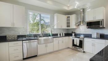 Makaha, Leeward home - photo 3 of 18 Makaha, Leeward home - photo 3 of 18