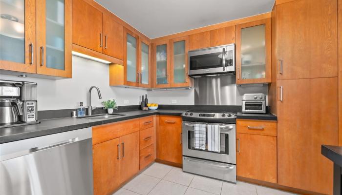 1009 Kapiolani Blvd Honolulu - Rental - photo 1 of 1