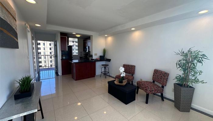 University Villa condo # 503, Honolulu, Hawaii - photo 1 of 1