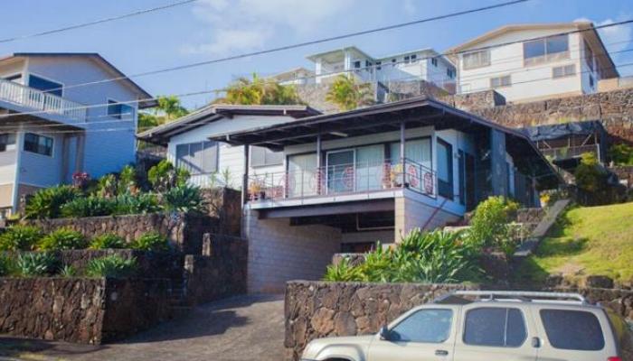 1040  Kalikimaka St Alewa Heights, Honolulu home - photo 1 of 19