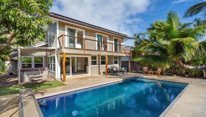 1061  Mokuhano Street Kalama Valley, Hawaii Kai home - photo 1 of 1