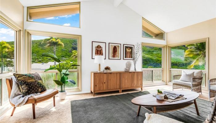 1064  Maunanani Street Kamehame Ridge, Hawaii Kai home - photo 1 of 1