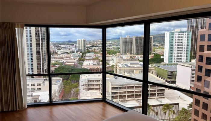 Executive Centre condo # 1701, Honolulu, Hawaii - photo 1 of 7