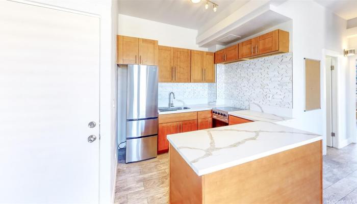 Beretania-Pensacola condo # 301, Honolulu, Hawaii - photo 1 of 20