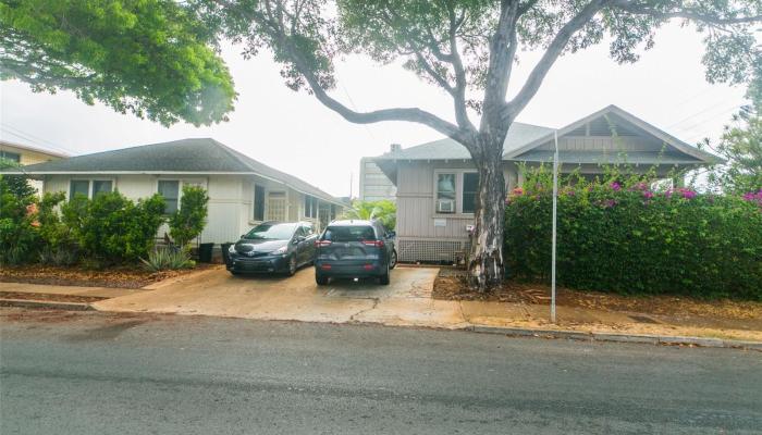 1103 10th Ave Honolulu - Multi-family - photo 1 of 25