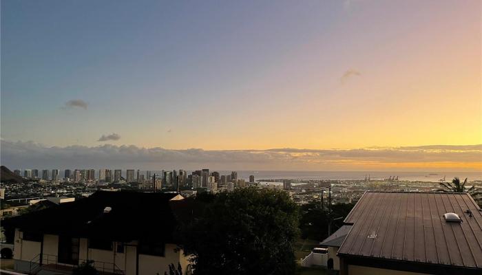 1108  Kaumailuna Place Alewa Heights, Honolulu home - photo 1 of 14