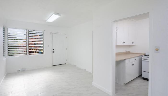 1115 Hassinger St Honolulu - Rental - photo 1 of 11