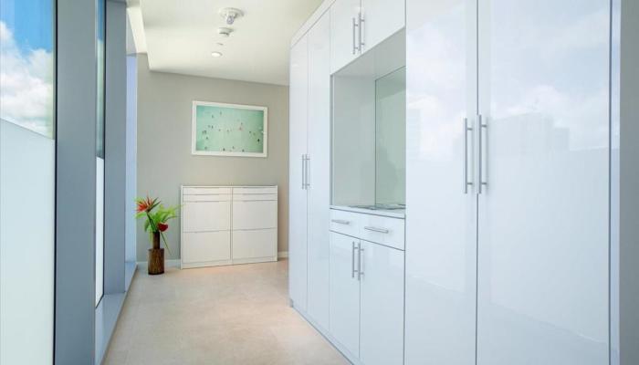 1118 Ala Moana Blvd Honolulu - Rental - photo 1 of 25