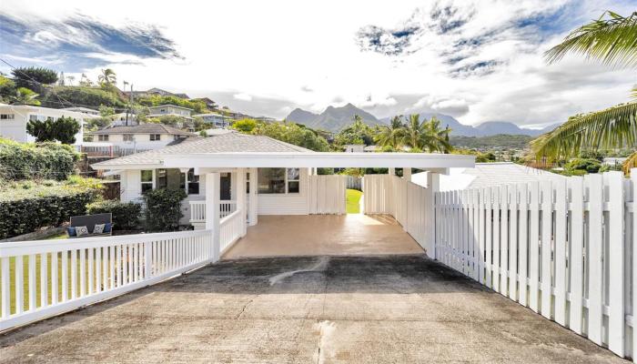 1131  Nanialii Street Keolu Hills, Kailua home - photo 1 of 23