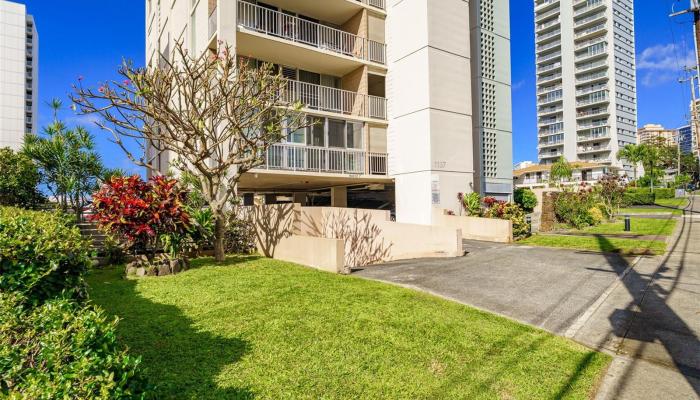 Wilder Terrace condo # 801, Honolulu, Hawaii - photo 1 of 15