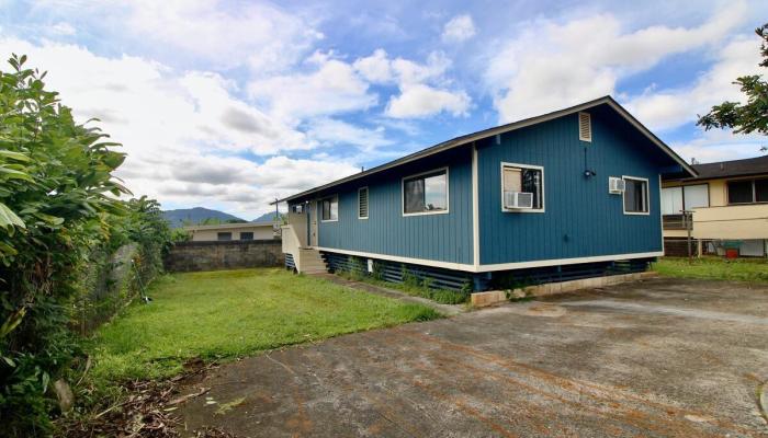 115  Makaweo Ave Wahiawa Area, Central home - photo 1 of 25