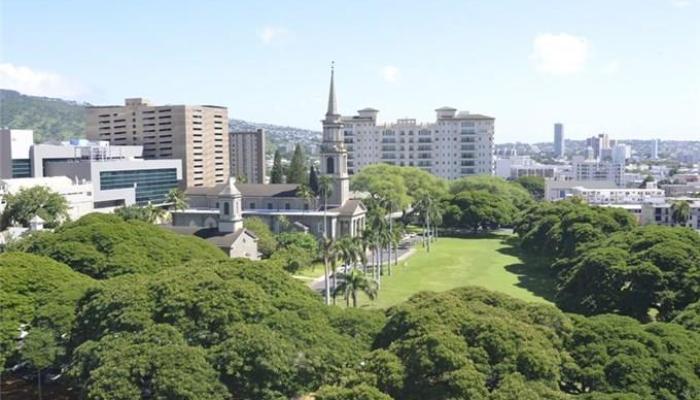 Banyan Tree Plaza condo # 1001, Honolulu, Hawaii - photo 1 of 10