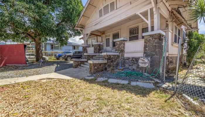 1221 Gulick Ave Honolulu - Multi-family - photo 1 of 18