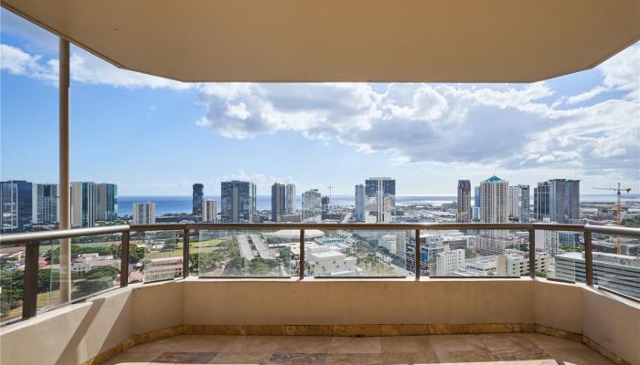 Admiral Thomas Apts condo # 5, Honolulu, Hawaii - photo 1 of 20