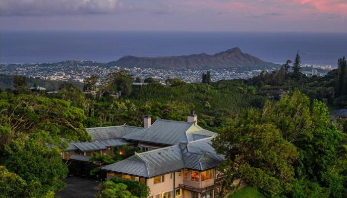 123  Kalaiopua Place Tantalus, Honolulu home - photo 1 of 25