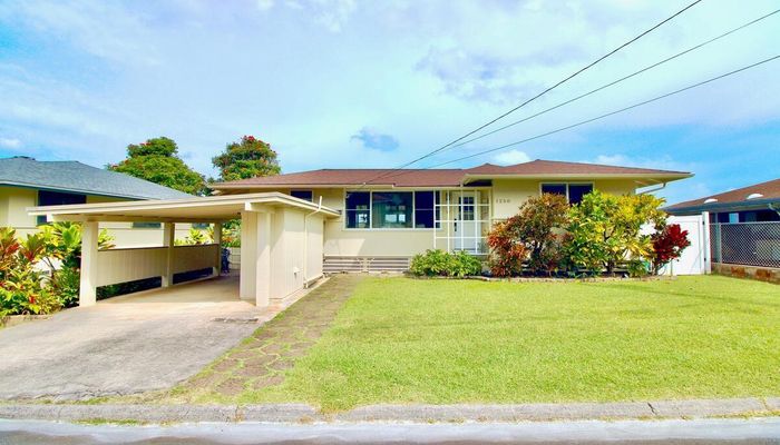 1250  Manulani Street Keolu Hills, Kailua home - photo 1 of 23