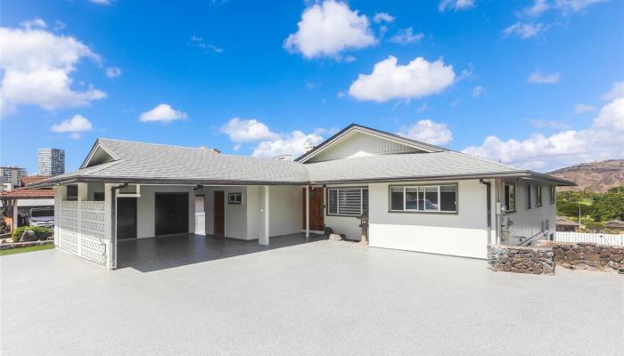 1264  Ala Puumalu Street Salt Lake, Honolulu home - photo 1 of 25