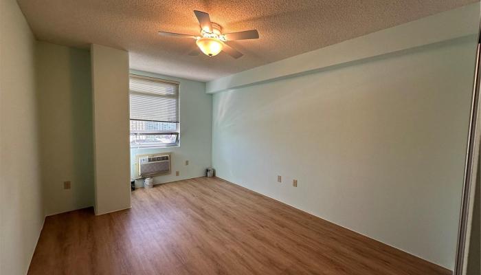 1315 Kalakaua Ave Honolulu - Rental - photo 1 of 1